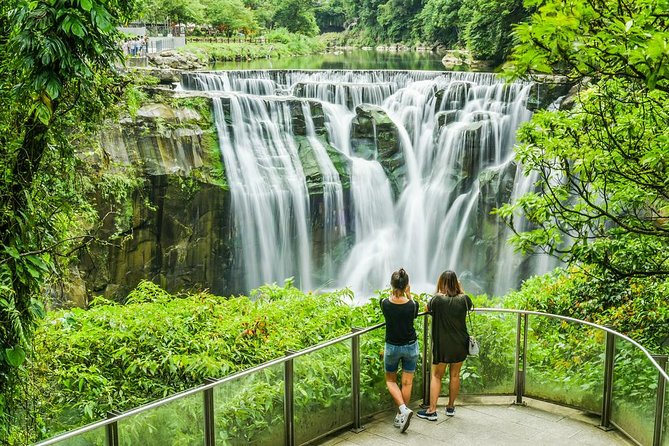 Private Jiufen & Pingxi Day Tour with English-Speaking Guide - Shifen Waterfall, the scenic centerpiece