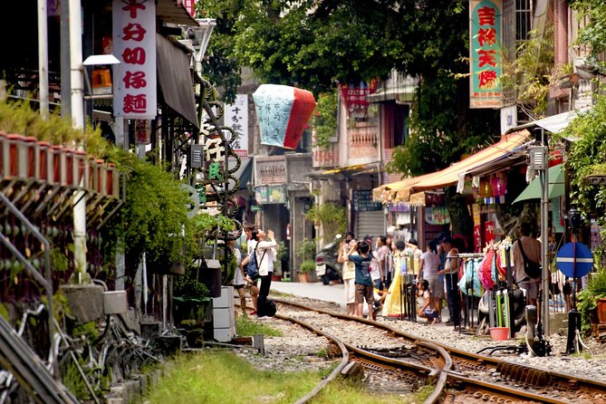 Private Jiufen & Pingxi Day Tour with English-Speaking Guide - Is $160 per person good value?