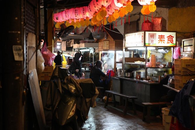 Private Keelung Cultural Walk: Markets, Streets & Local Life - Ren’ai Market and the practical side of local life