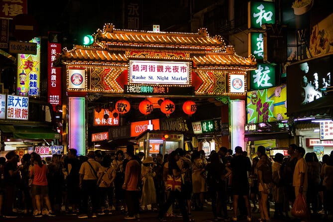 Private Keelung Food Tour with Local Markets & Tastings - Ren’ai Market and Its Curry Noodles
