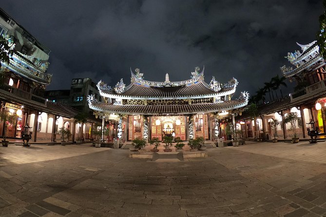 Private Night Tour of Taipei - Dalongdong Bao’an Temple begins the evening quietly