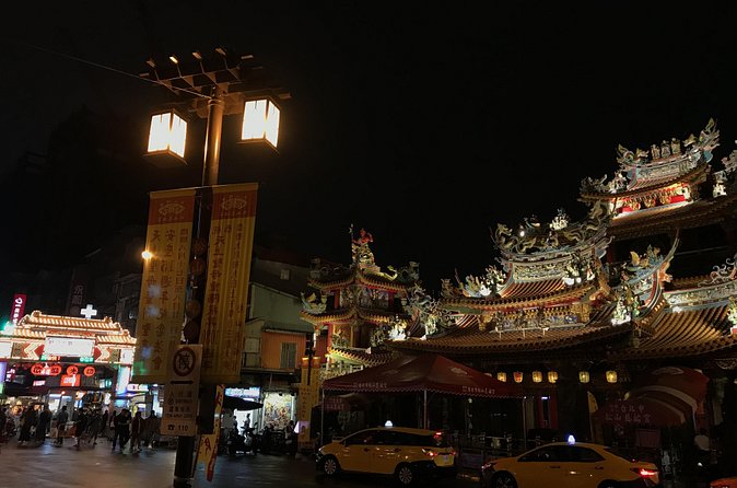 Private Night Tour of Taipei - Elephant Mountain supplies the evening’s big payoff