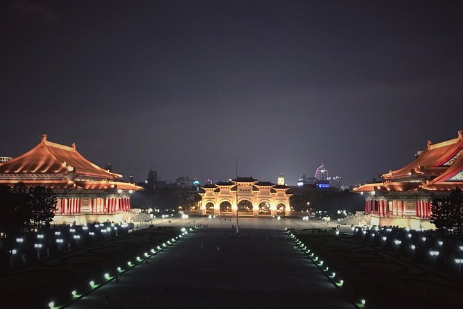 Private Night Tour of Taipei - Yongkang Street brings food into the plan