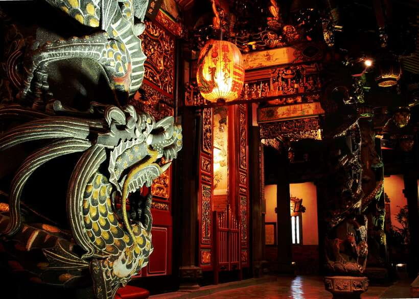 Private Night Tour: Taipei City Highlights - Street food away from the main tourist route