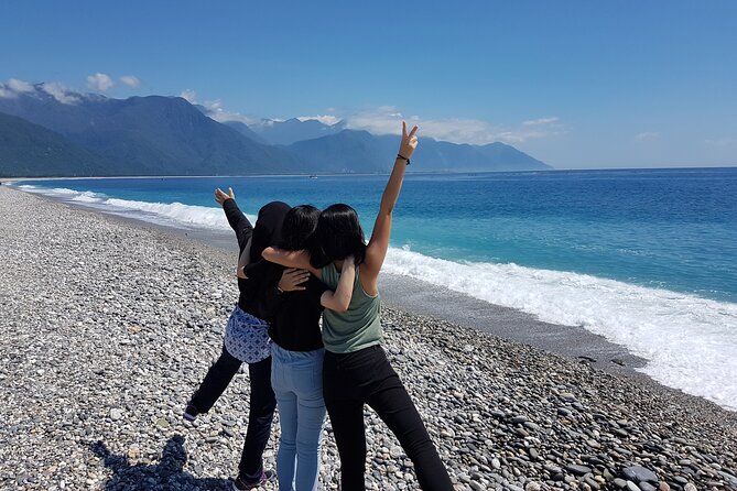 Private Taroko Gorge Day Tour from Hualien with Local Expert - Walking the Sakul Waterfall Trail