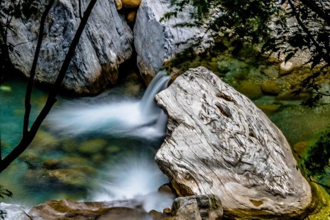 Private Taroko Gorge Day Tour from Hualien with Local Expert - Qingshui Cliff and the Pacific coast
