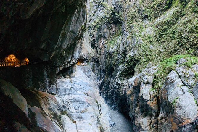 Private Taroko Gorge National Park Day Tour - Eternal Spring Shrine and the story behind the road