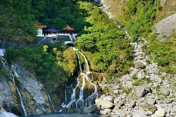 Private Taroko Gorge National Park Day Tour - Xincheng for food and a pause