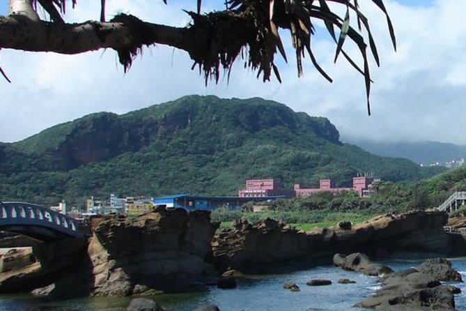 Private Tour: Jiufen Gold Rush Town and Yehliu National Geopark from Taipei - Yehliu National Geopark and the Queen’s Head