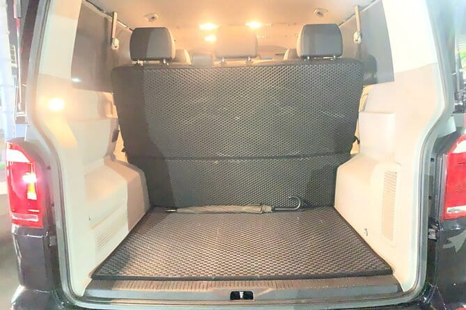 Private Transfer from TPE-Taoyuan int. Airport to Taipei City - Choosing the right vehicle for your party