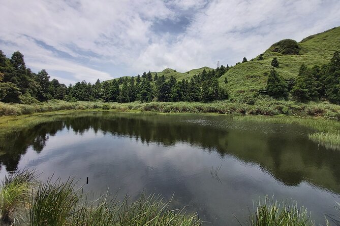 Private Yangmingshan National Park Hiking Day Tour from Taipei - Should you book the Yangmingshan private hike?