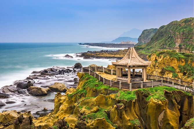 [Private] Yehliu, Jiufen & Shifen from Taipei with Pickup - Yehliu Geopark and the Queen’s Head