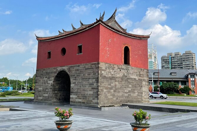 Small-Group: Classic Taipei Landmarks Day Tour - Ximending: Taipei’s modern, social side