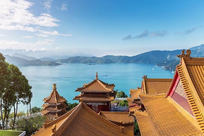 Sun Moon Lake 1-Day Leisure Tour from Taipei - Arriving at the lake and taking the shuttle boat