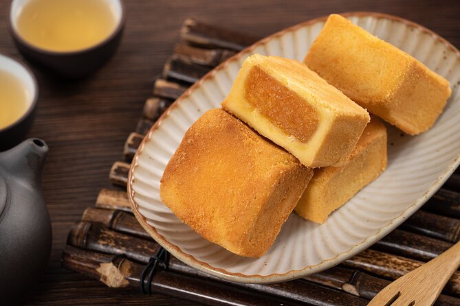 Sweets to Streets: 6Hr Taipei Adventure with Pineapple Cake DIY - Choosing between Shilin, Raohe, and Linkou