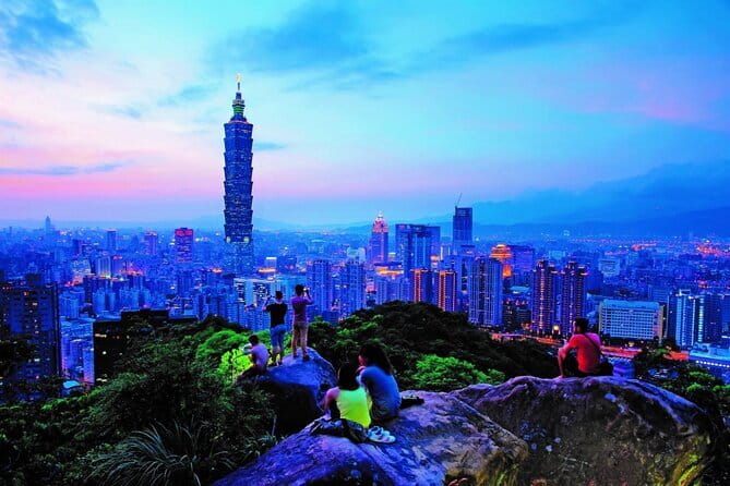 Taipei 101 Observatory Deck Ticket - Displays, decorations, and the mall below