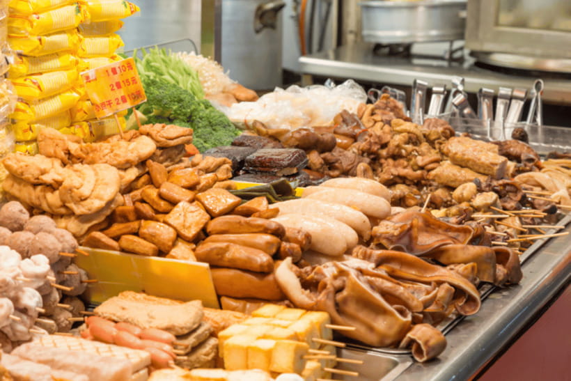 Taipei: 2-Hour Raohe Night Market Walking Tour - Songshan Ciyou Temple gives the food walk a sense of place