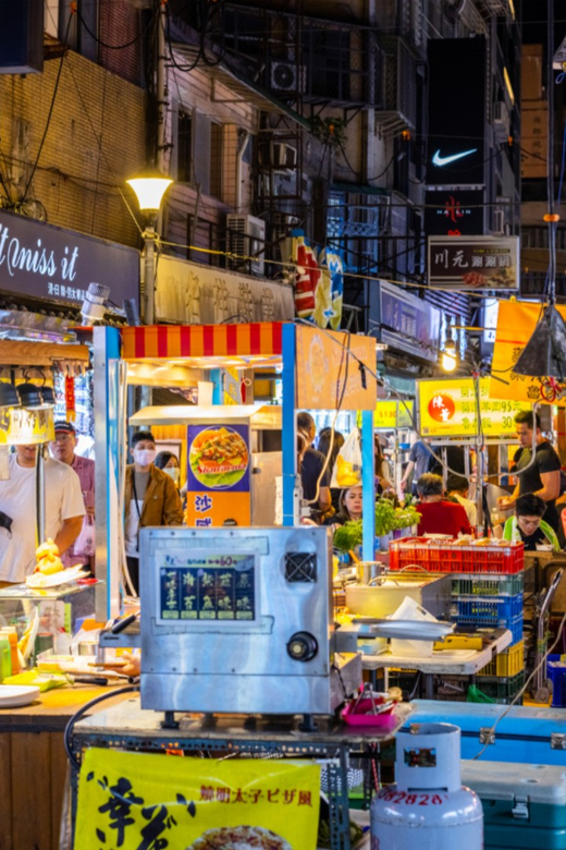 Taipei: 2-Hour Raohe Night Market Walking Tour - Raohe’s famous first bites