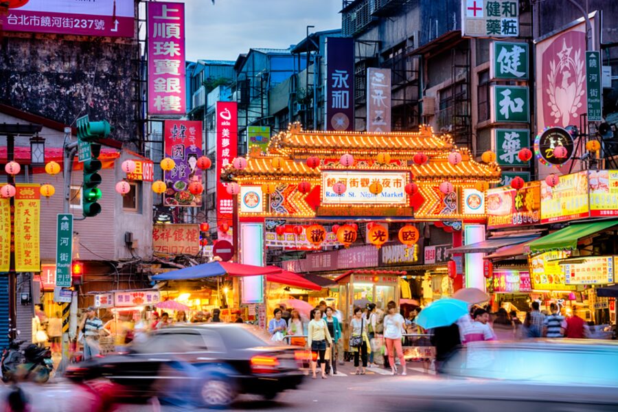 Taipei: 2-Hour Raohe Night Market Walking Tour - How the two-hour pace feels