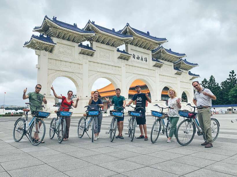 Taipei: 4-Hour Morning City Cycling Tour with Breakfast - Why a bicycle is a smart way to meet Taipei