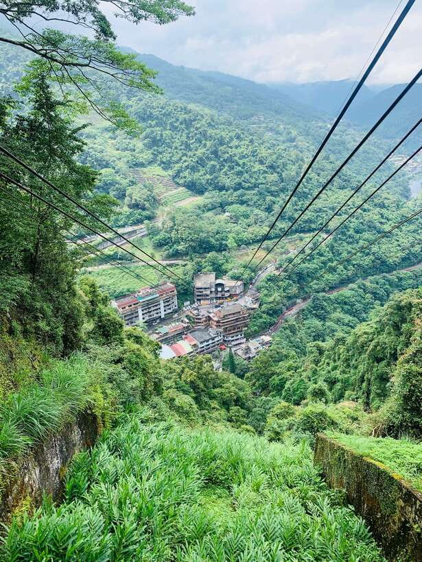 Taipei: 8 Hours Private Day Tour in Wulai with Benz Vito - What the Mercedes-Benz Vito adds to the price