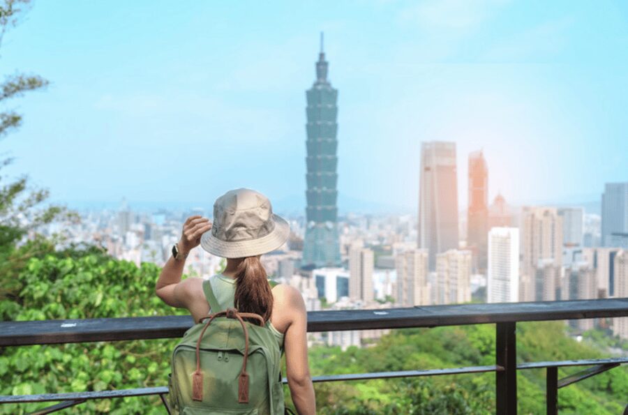 Taipei: City Highlights Private Sightseeing Tour with Guide - Guides, timing, and the private-car advantage