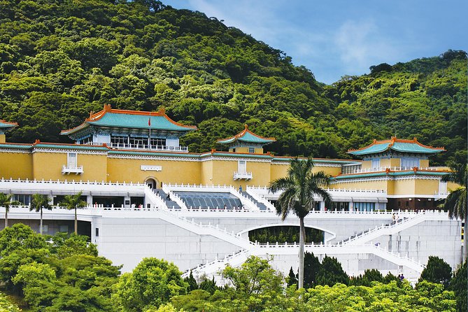 Taipei City Morning Tour with National Palace Museum entry - What this Taipei morning tour is really designed to do