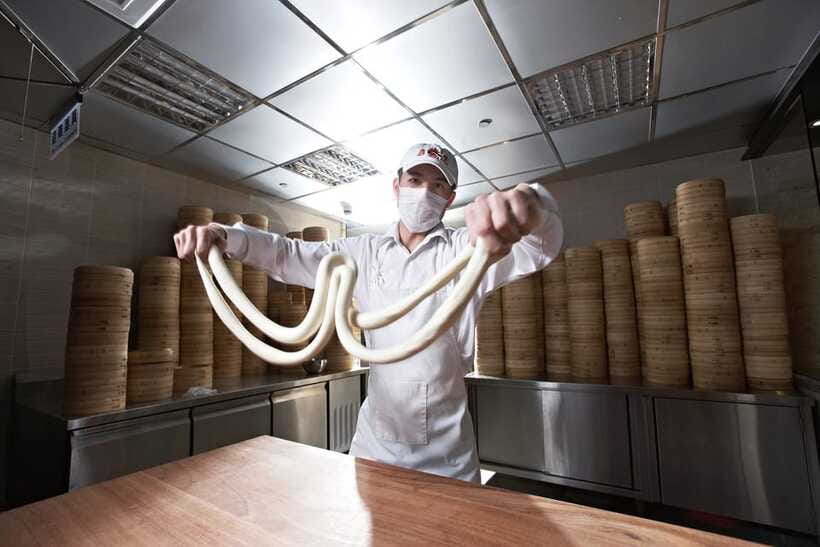 Taipei: Din Tai Fung Restaurant Experience - Booking Timing and Cancellation Details