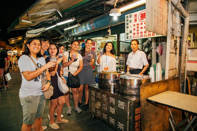 Taipei Food Tour: Night Market & Convenience Store(Food Included) - Meng Jia Night Market: your first hour of Taiwanese street food