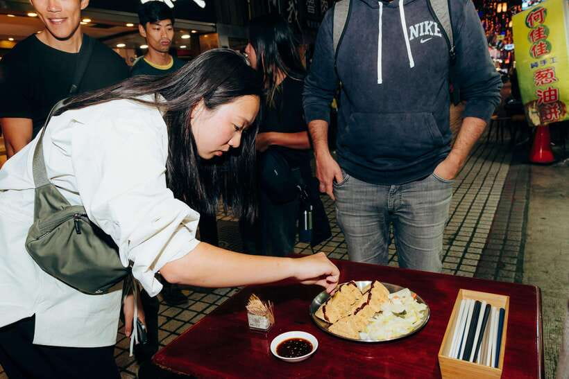 Taipei: Food Tours w/ Top 10 Taiwan Food (Breakfast/Dinner) - Dinner at Taipei’s oldest night-market district