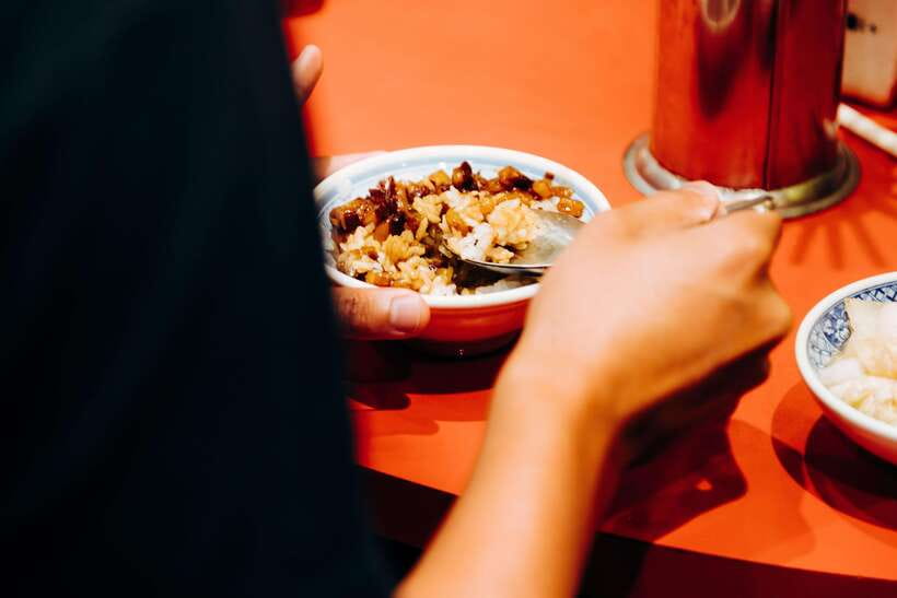 Taipei: Food Tours w/ Top 10 Taiwan Food (Breakfast/Dinner) - What the guides add to the food