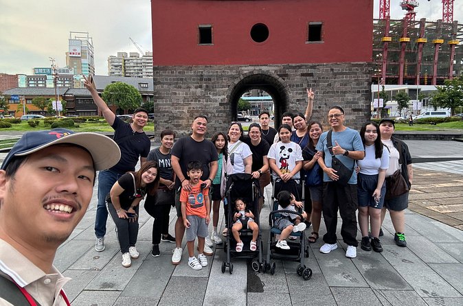 Taipei Foodie and History Walking Tour - Pace, group size, and physical effort
