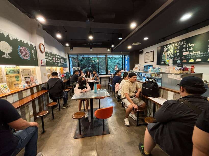 Taipei Foodie + History Walking Tour - Eighty Minutes in Ximending