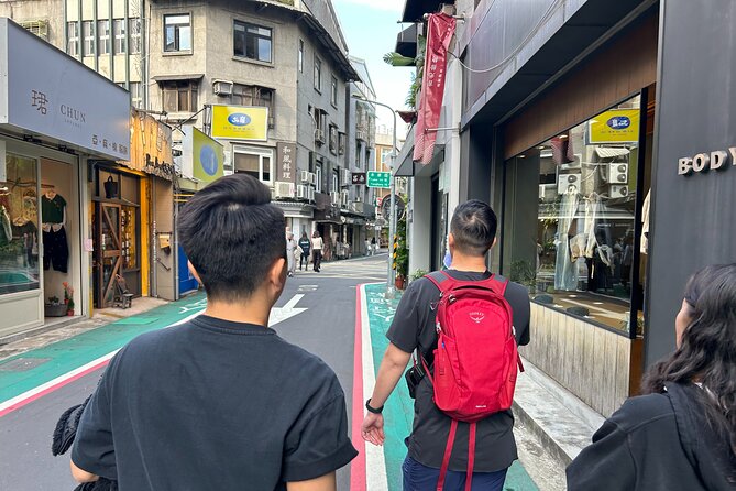 Taipei Hidden Eats, Market & Street Food Tour with 8+ Tastings - Shida Night Market: the liveliest food section