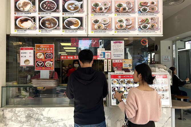 Taipei Hidden Eats, Market & Street Food Tour with 8+ Tastings - Yongkang Street: familiar names and local favorites
