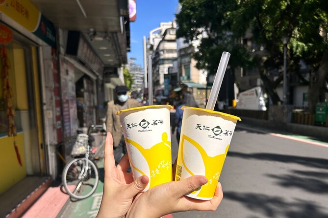 Taipei Hidden Eats, Market & Street Food Tour with 8+ Tastings - How the guides shape the experience