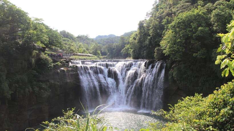 Taipei: Jiufen and Shihfen Half Day Tour - Shifen Old Street and the Pingxi Railway