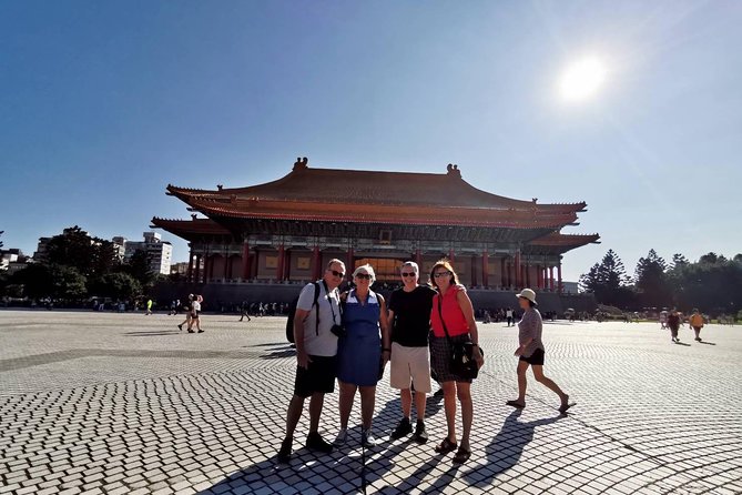 Taipei: Private Car Charter Tour - The National Palace Museum: a focused 50-minute visit