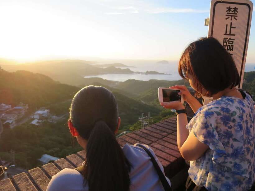Taipei: Private City Sightseeing Tour with Driver - Key points at a glance
