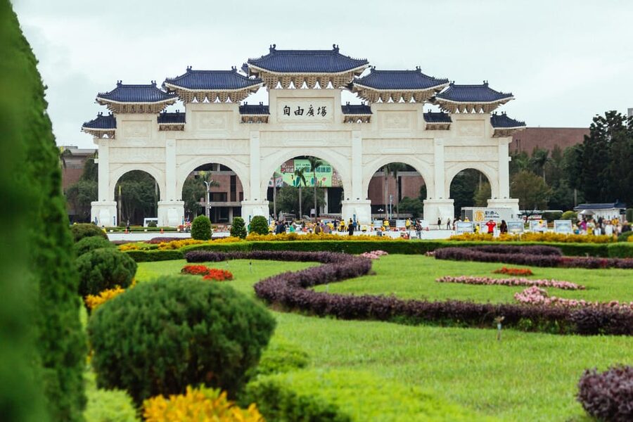 Taipei: Private Tour with Locals – Highlights & Hidden Gems - Booking details worth keeping in mind