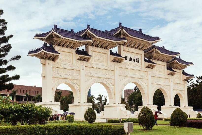 Taipei: Private Tour with Locals – Highlights & Hidden Gems - Local stories are the real product