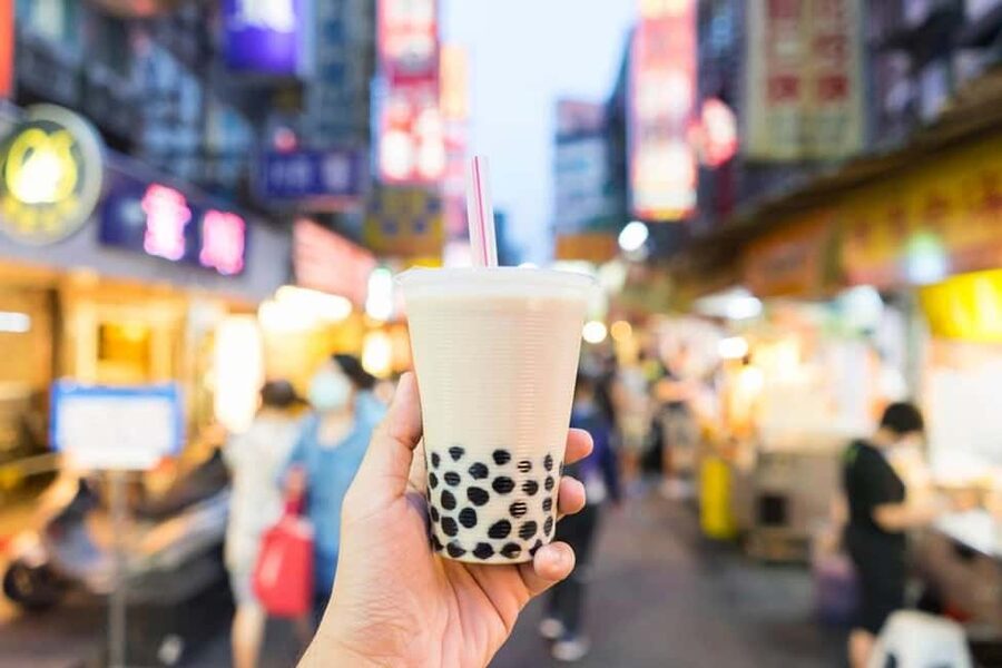 Taipei: Street Food & Hidden Eats Night Market Food Tour - Fried chicken with a proper crunch