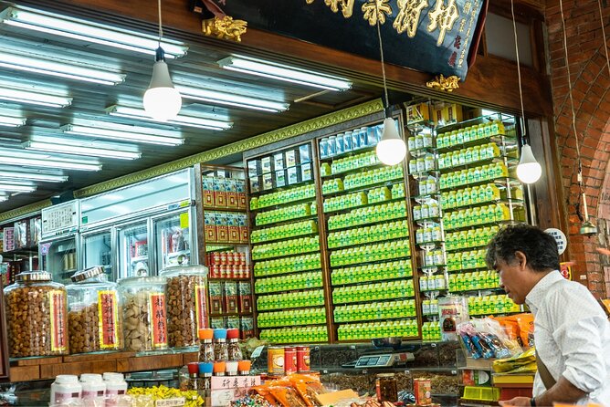 Taipei Street Food & Night Market Tour with a Local: Private & Custom - Why a Taipei night market is worth an evening