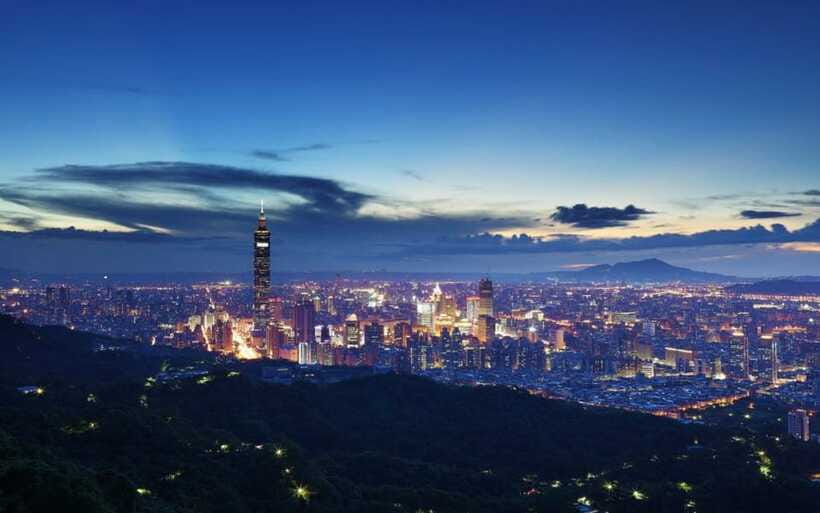 Taipei: Taipei 101 Observatory Deck Entry Ticket - Floors 87 and 88: engineering, displays, and the damper