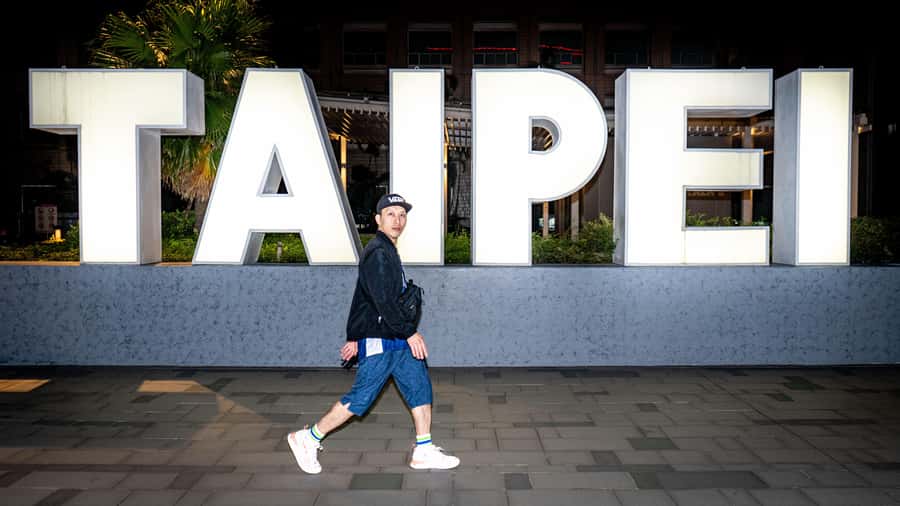 Taiwan Taipei: VIP Photoshoot with Taiwan Photographer - A private photo walk instead of another selfie