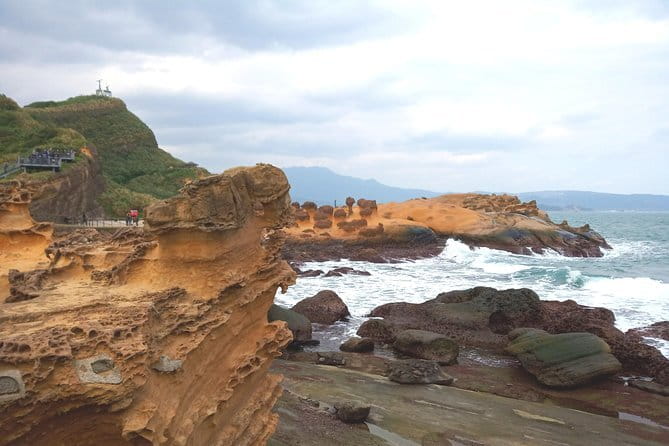 Taiwan TST : Private Tour Taipei, Yangmingshan, Beitou, Tamsui - English support and the guide question