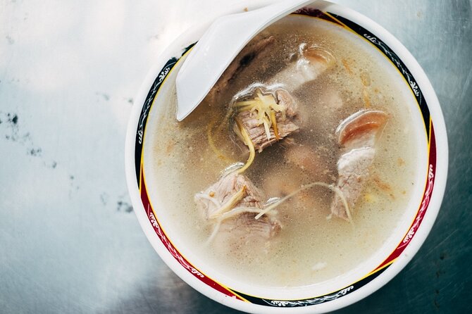 Traditional Old School Taiwanese Food Tour - Temples that add meaning to the food walk