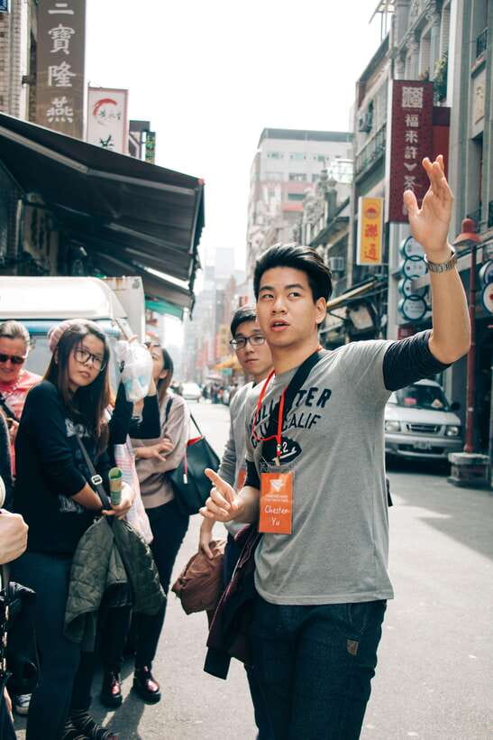 Vintage Taipei - Best of Taiwan and Sunset Walking Tour - Fa Zho Gong Temple and its surprising elevator