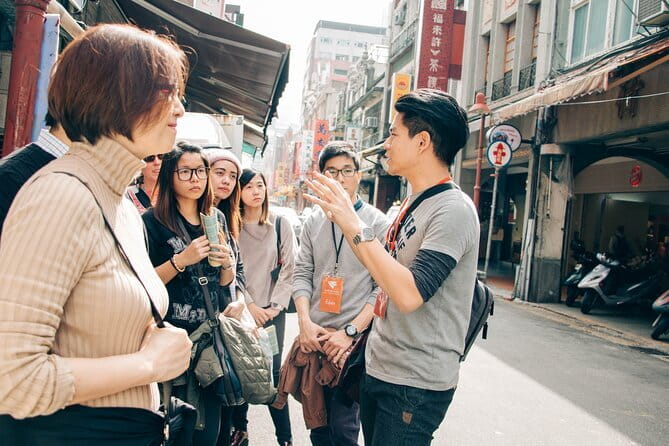 Vintage Taipei - Best of Taiwan & Sunset Walking Tour (Tip-based) - Starting at Mikkeller Bar and moving toward Dadaocheng