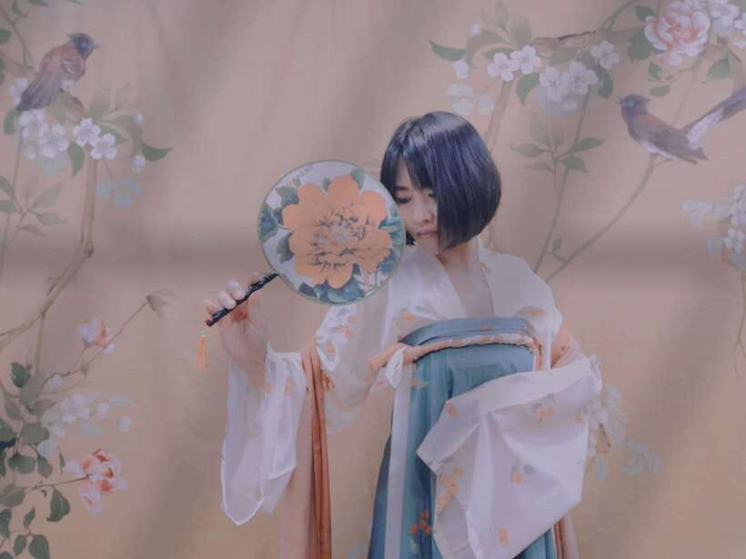 Wear Hanfu and play guzheng - Is $50 a fair price?